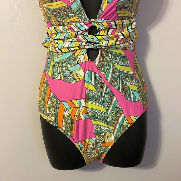 Trina Turk Tuvalu One Piece Swimsuit in Flamingo size 4 - Picture 4 of 15